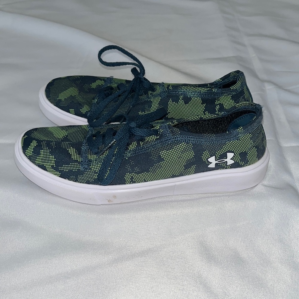 Boy’s Under Armour fashion sneaker